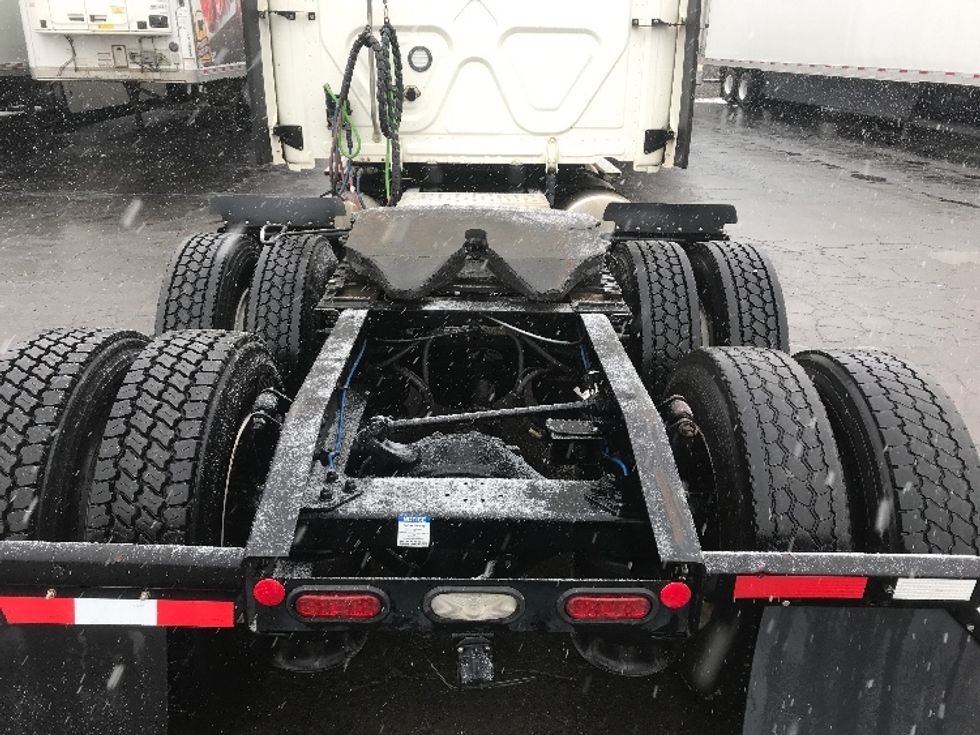 Sleeper Tractor-Heavy Duty Tractors-Freightliner-2022-T12664ST-Watertown-NY-349,615\n\t\tmiles-$ 88,000 - Image 6