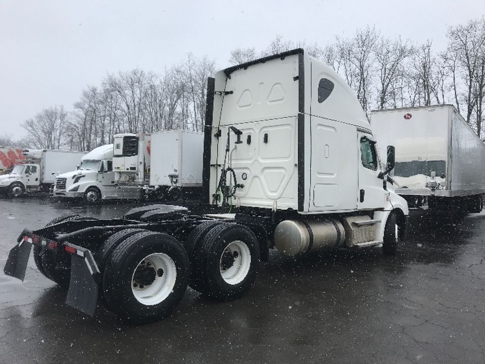 Sleeper Tractor-Heavy Duty Tractors-Freightliner-2022-T12664ST-Watertown-NY-349,615\n\t\tmiles-$ 88,000 - Image 7