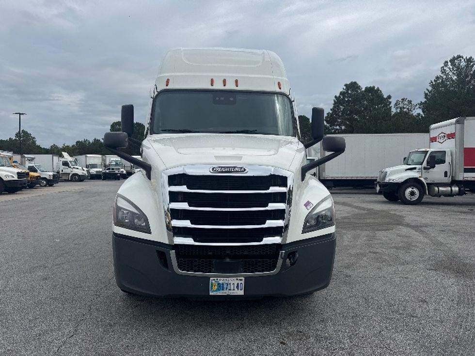Sleeper Tractor-Heavy Duty Tractors-Freightliner-2022-T12664ST-West Columbia-SC-460,639\n\t\tmiles-$ 73,500 - Image 2