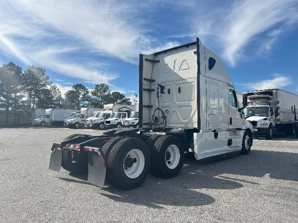Sleeper Tractor-Heavy Duty Tractors-Freightliner-2022-T12664ST-West Columbia-SC-460,639\n\t\tmiles-$ 73,500 - Image 7