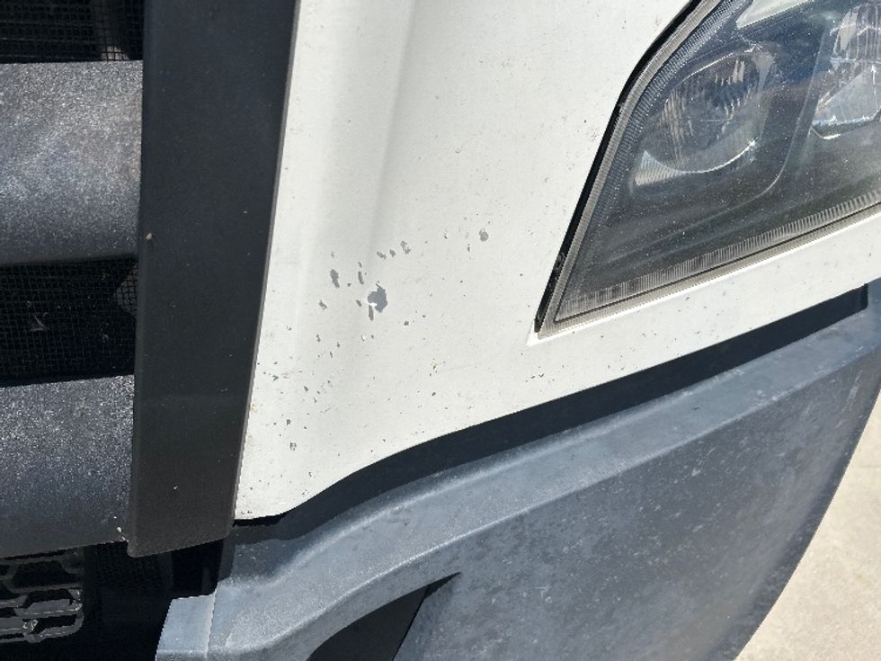 Sleeper Tractor-Heavy Duty Tractors-Freightliner-2022-T12664ST-West Fargo-ND-509,514\n\t\tmiles-$ 71,000 - Image 24