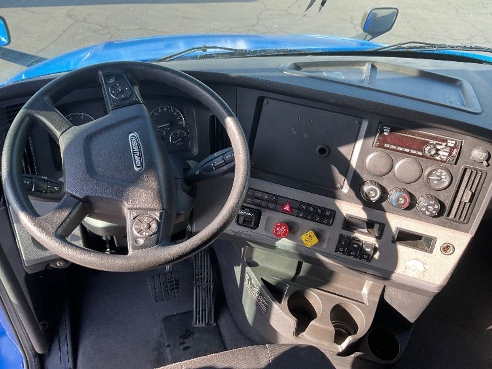Sleeper Tractor-Heavy Duty Tractors-Freightliner-2022-T12664ST-West Sacramento-CA-345,264\n\t\tmiles-$ 96,500 - Image 11