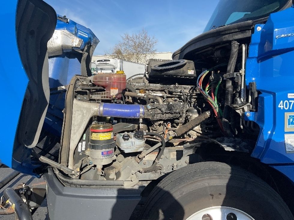 Sleeper Tractor-Heavy Duty Tractors-Freightliner-2022-T12664ST-West Sacramento-CA-345,264\n\t\tmiles-$ 96,500 - Image 21