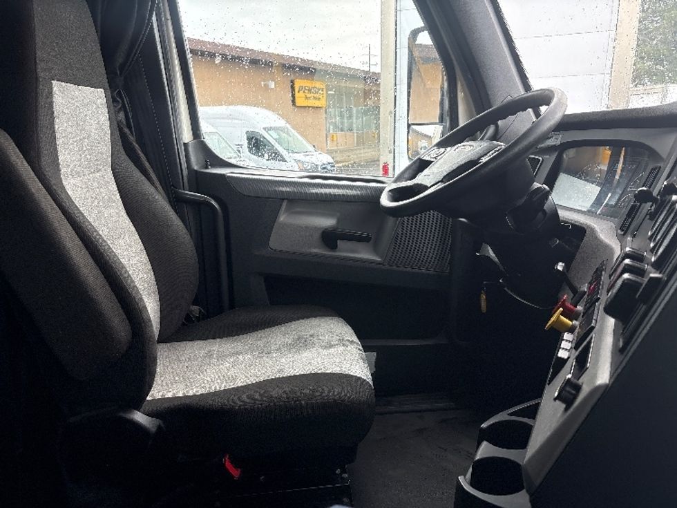 Sleeper Tractor-Heavy Duty Tractors-Freightliner-2022-T12664ST-West Sacramento-CA-426,580\n\t\tmiles-$ 82,750 - Image 15