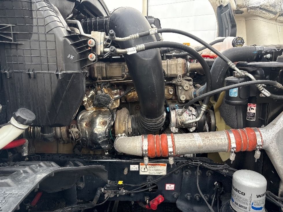 Sleeper Tractor-Heavy Duty Tractors-Freightliner-2022-T12664ST-West Sacramento-CA-426,580\n\t\tmiles-$ 82,750 - Image 20