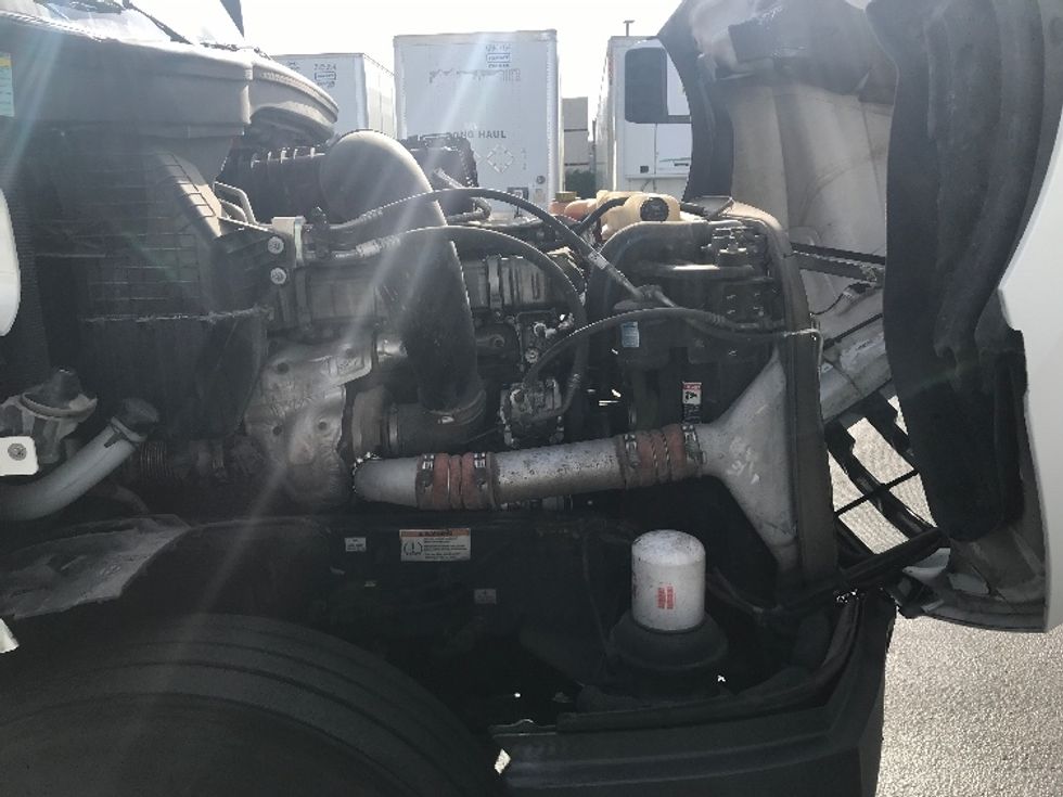Sleeper Tractor-Heavy Duty Tractors-Freightliner-2022-T12664ST-West Sacramento-CA-485,253\n\t\tmiles-$ 89,250 - Image 20