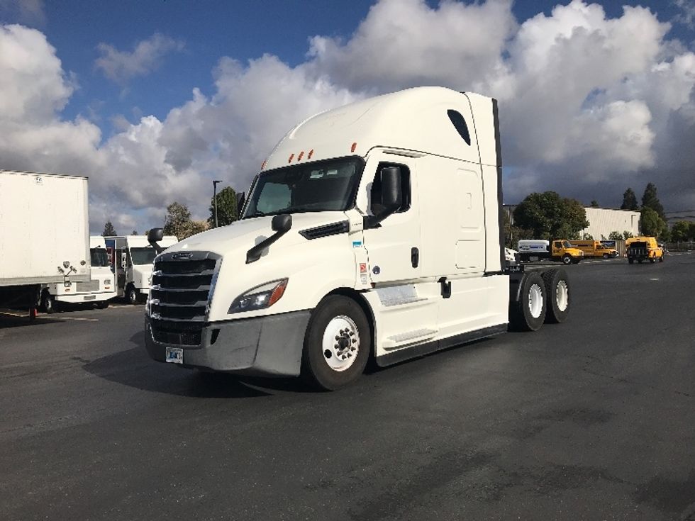 Sleeper Tractor-Heavy Duty Tractors-Freightliner-2022-T12664ST-West Sacramento-CA-485,253\n\t\tmiles-$ 89,250 - Image 3