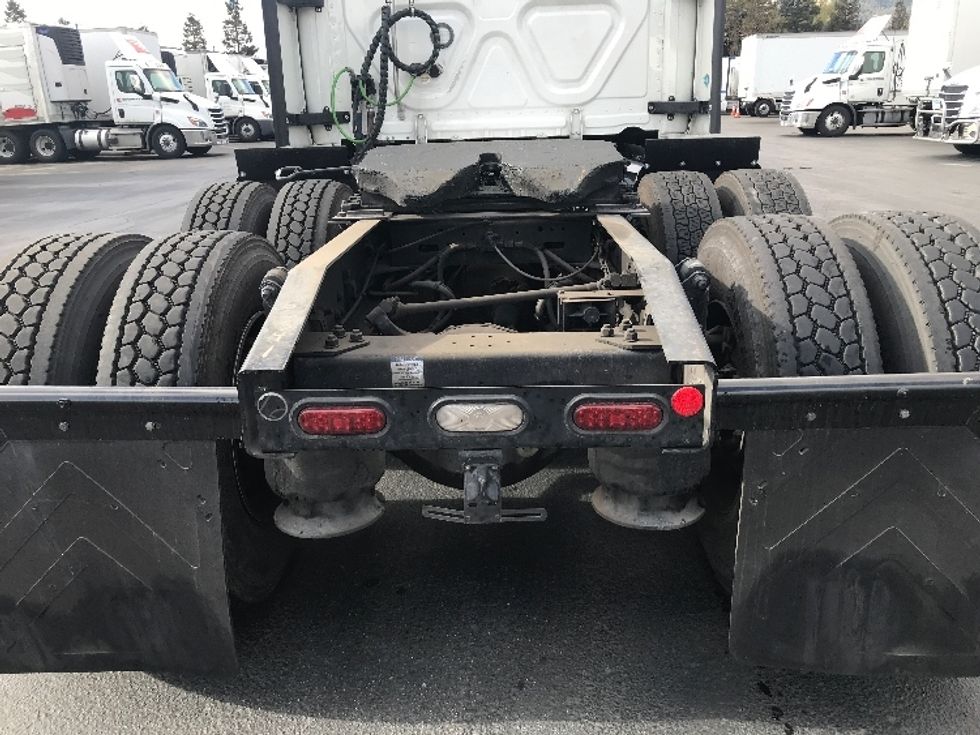 Sleeper Tractor-Heavy Duty Tractors-Freightliner-2022-T12664ST-West Sacramento-CA-485,253\n\t\tmiles-$ 89,250 - Image 6