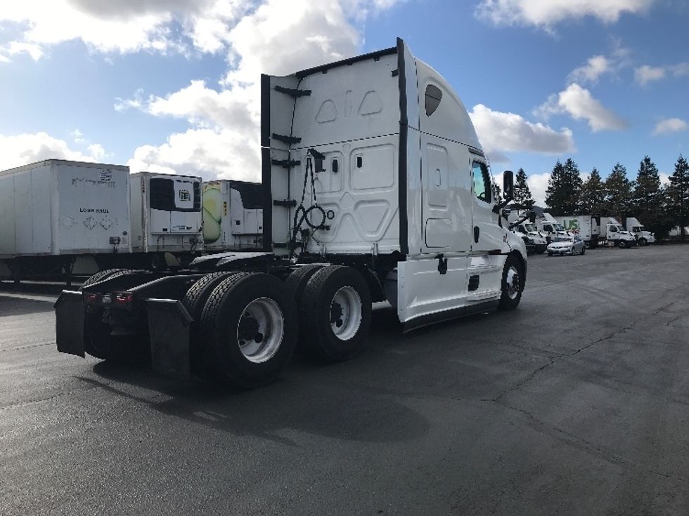 Sleeper Tractor-Heavy Duty Tractors-Freightliner-2022-T12664ST-West Sacramento-CA-485,253\n\t\tmiles-$ 89,250 - Image 7