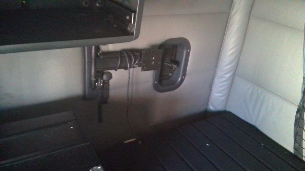 Sleeper Tractor-Heavy Duty Tractors-Freightliner-2022-T12664ST-West Sacramento-CA-493,258\n\t\tmiles-$ 79,250 - Image 18