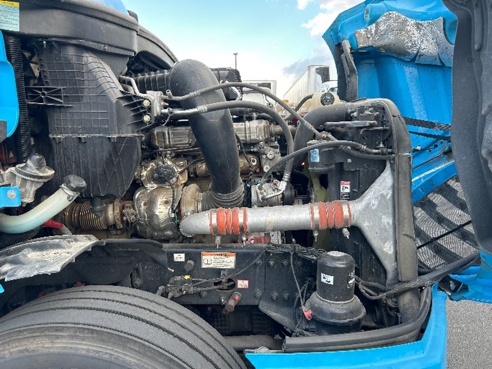 Sleeper Tractor-Heavy Duty Tractors-Freightliner-2022-T12664ST-West Sacramento-CA-497,599\n\t\tmiles-$ 76,750 - Image 20