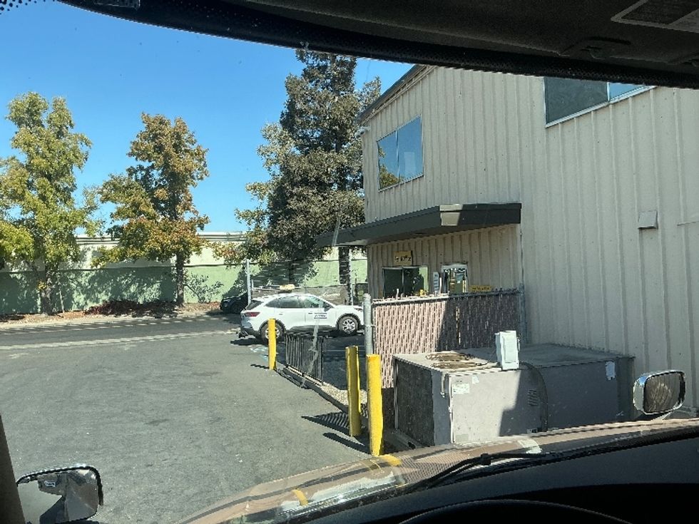 Sleeper Tractor-Heavy Duty Tractors-Freightliner-2022-T12664ST-West Sacramento-CA-578,022\n\t\tmiles-$ 70,000 - Image 11
