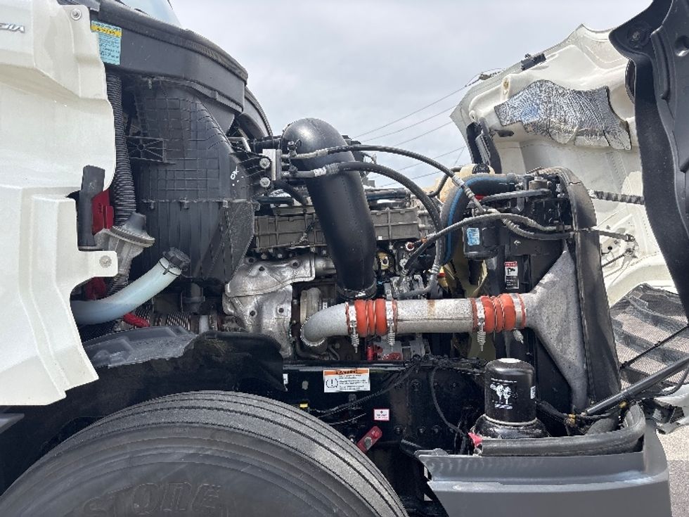 Sleeper Tractor-Heavy Duty Tractors-Freightliner-2022-T12664ST-West Valley City-UT-270,545\n\t\tmiles-$ 88,000 - Image 20