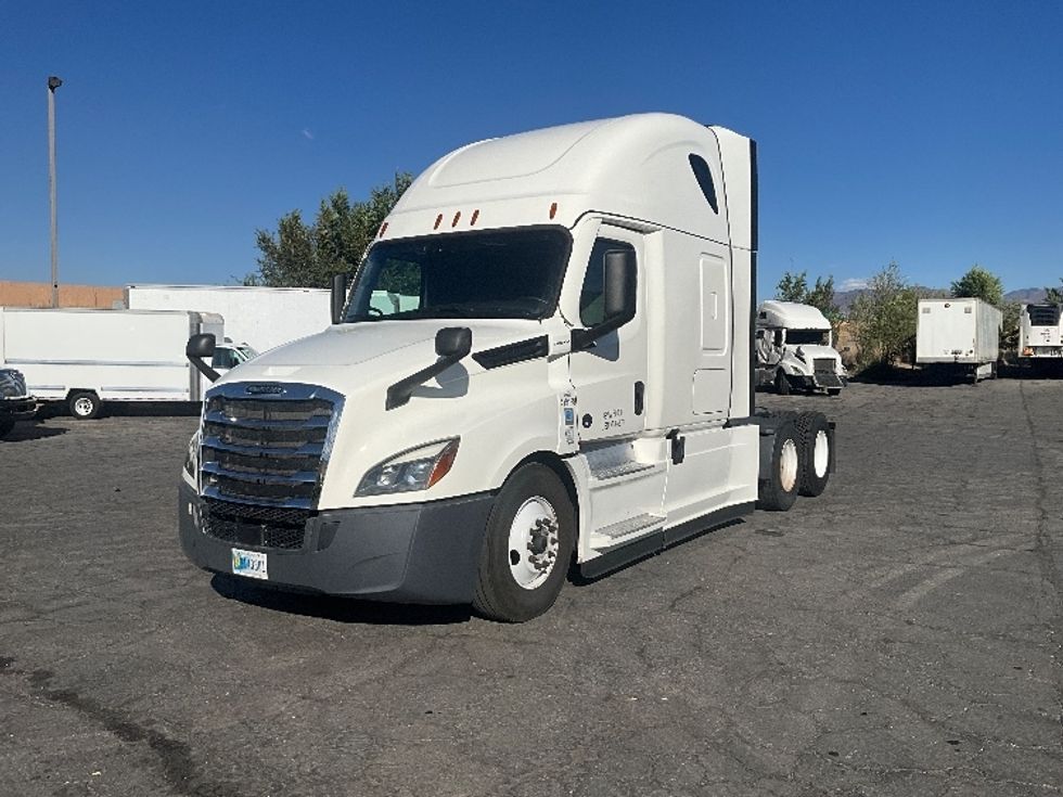 Sleeper Tractor-Heavy Duty Tractors-Freightliner-2022-T12664ST-West Valley City-UT-470,513\n\t\tmiles-$ 80,250 - Image 3