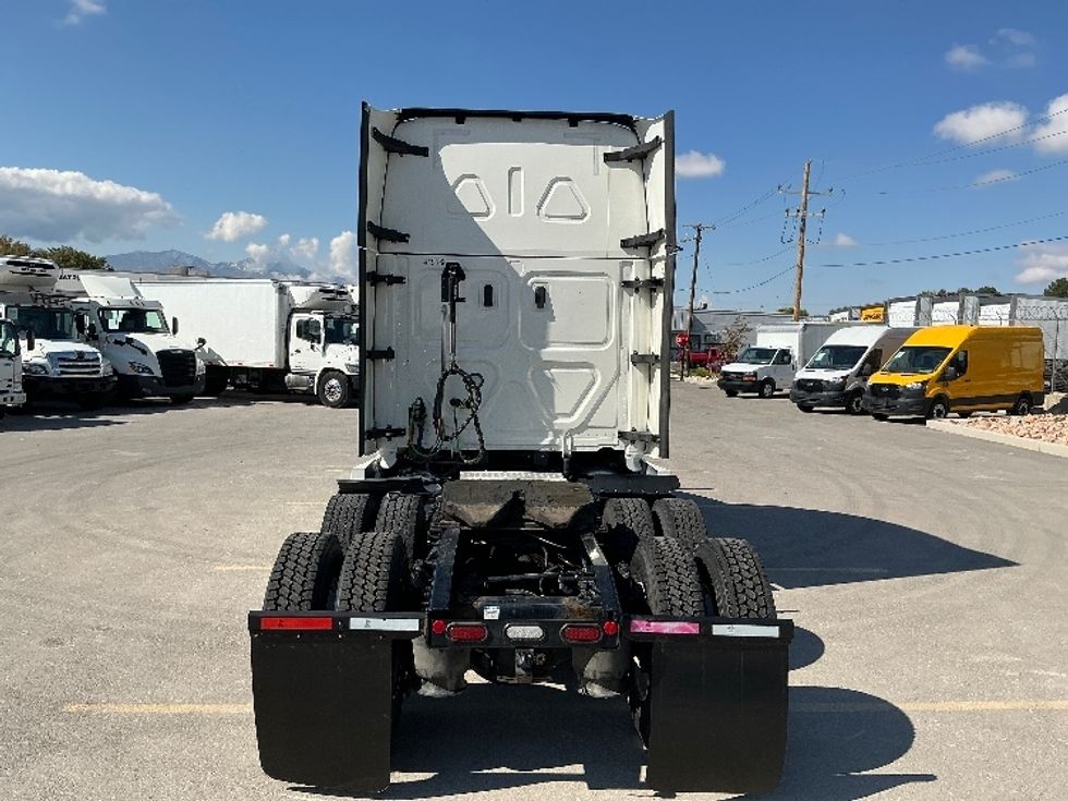 Sleeper Tractor-Heavy Duty Tractors-Freightliner-2022-T12664ST-West Valley City-UT-470,513\n\t\tmiles-$ 80,250 - Image 6