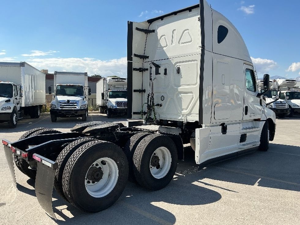Sleeper Tractor-Heavy Duty Tractors-Freightliner-2022-T12664ST-West Valley City-UT-470,513\n\t\tmiles-$ 80,250 - Image 7