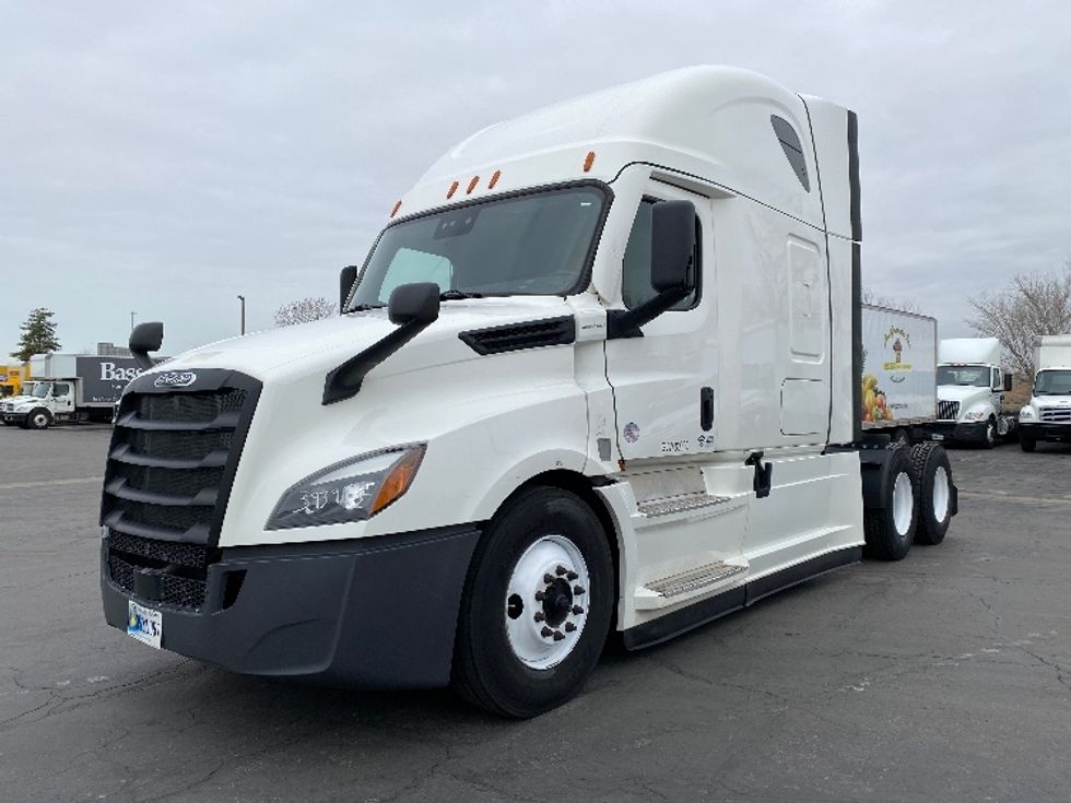 Sleeper Tractor-Heavy Duty Tractors-Freightliner-2022-T12664ST-West Valley City-UT-508,207\n\t\tmiles-$ 80,000 - Image 3