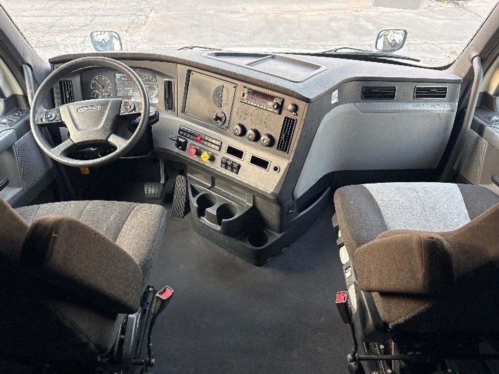 Sleeper Tractor-Heavy Duty Tractors-Freightliner-2022-T12664ST-West Valley City-UT-547,575\n\t\tmiles-$ 70,750 - Image 12