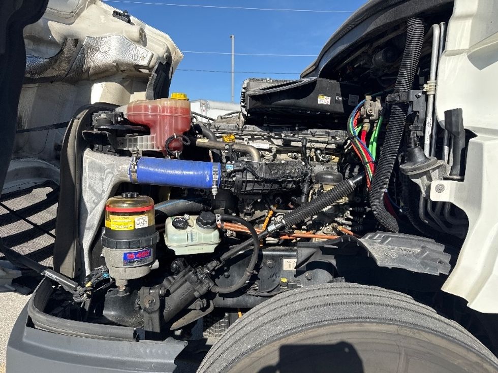 Sleeper Tractor-Heavy Duty Tractors-Freightliner-2022-T12664ST-West Valley City-UT-559,390\n\t\tmiles-$ 69,750 - Image 21