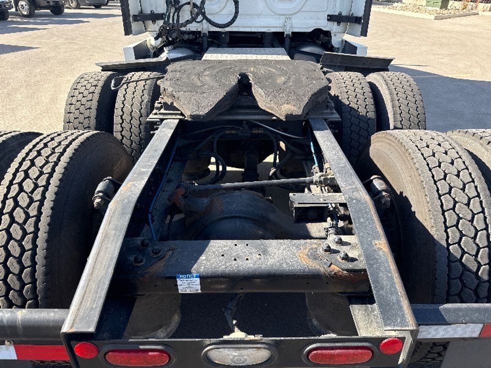 Sleeper Tractor-Heavy Duty Tractors-Freightliner-2022-T12664ST-West Valley City-UT-559,390\n\t\tmiles-$ 69,750 - Image 6