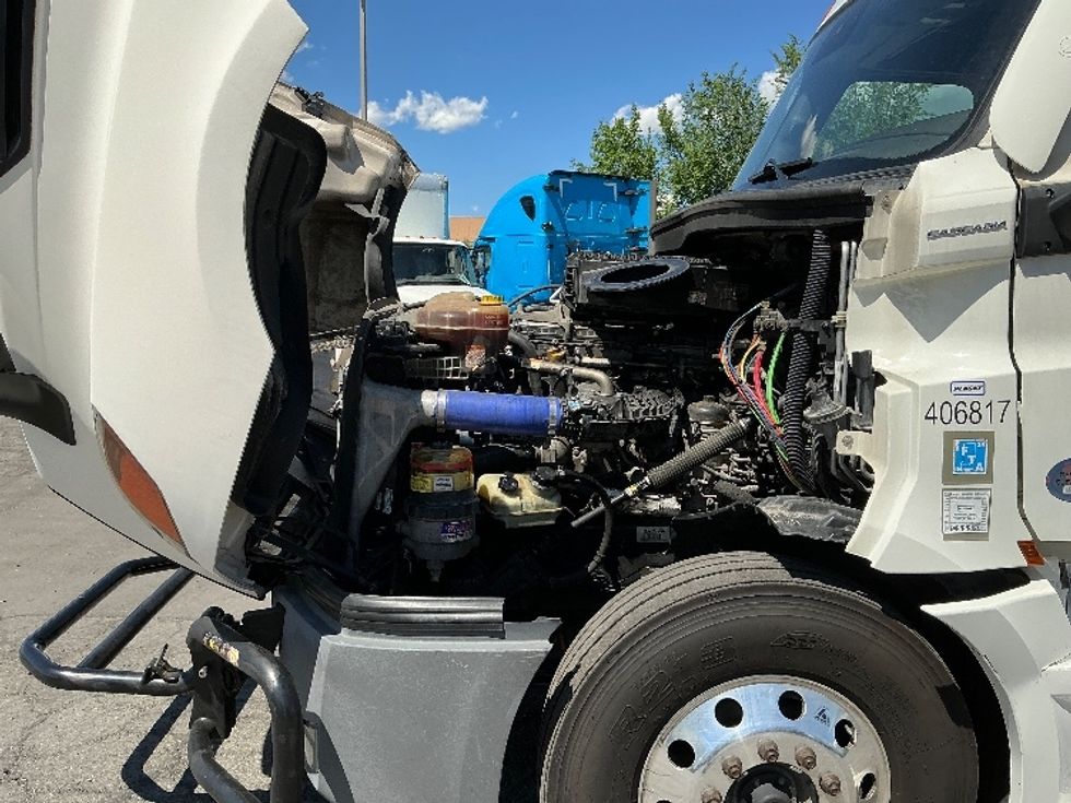 Sleeper Tractor-Heavy Duty Tractors-Freightliner-2022-T12664ST-West Valley City-UT-581,244\n\t\tmiles-$ 75,000 - Image 21