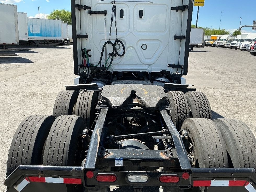 Sleeper Tractor-Heavy Duty Tractors-Freightliner-2022-T12664ST-West Valley City-UT-581,244\n\t\tmiles-$ 75,000 - Image 6