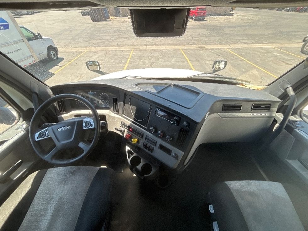 Sleeper Tractor-Heavy Duty Tractors-Freightliner-2022-T12664ST-West Valley City-UT-581,419\n\t\tmiles-$ 64,250 - Image 12