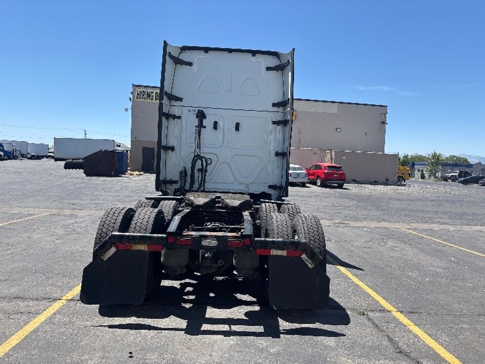 Sleeper Tractor-Heavy Duty Tractors-Freightliner-2022-T12664ST-West Valley City-UT-581,419\n\t\tmiles-$ 64,250 - Image 6
