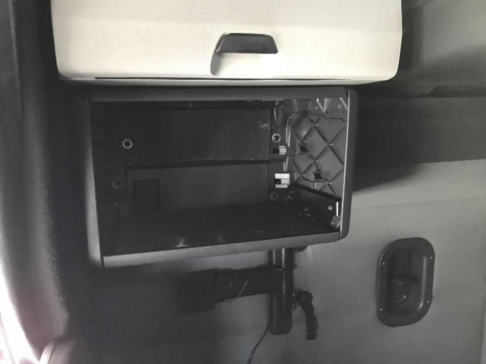 2022 Freightliner Cascadia 126" Sleeper Cab photo 17