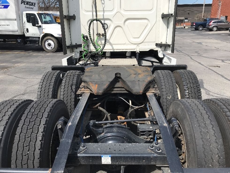 2022 Freightliner Cascadia 126" Sleeper Cab photo 6