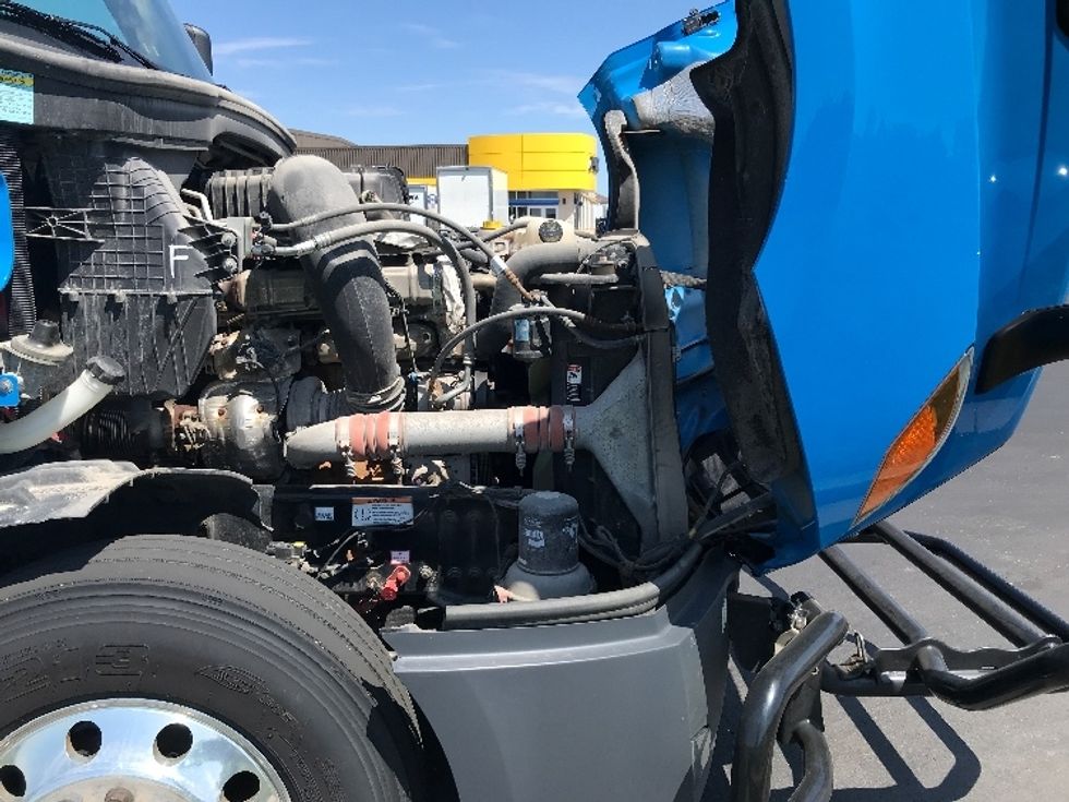 Sleeper Tractor-Heavy Duty Tractors-Freightliner-2022-T12664ST-Windsor-WI-230,675\n\t\tmiles-$ 91,500 - Image 19