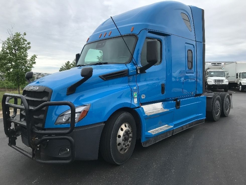 Sleeper Tractor-Heavy Duty Tractors-Freightliner-2022-T12664ST-Windsor-WI-255,988\n\t\tmiles-$ 89,750 - Image 3