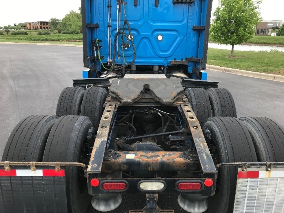 Sleeper Tractor-Heavy Duty Tractors-Freightliner-2022-T12664ST-Windsor-WI-255,988\n\t\tmiles-$ 89,750 - Image 6