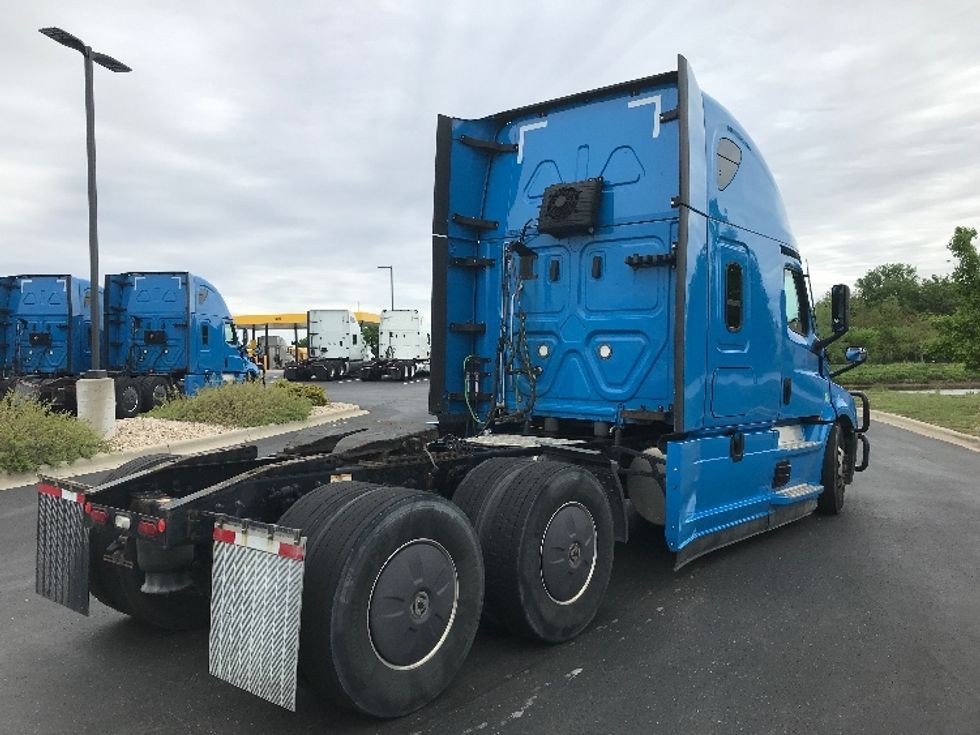 Sleeper Tractor-Heavy Duty Tractors-Freightliner-2022-T12664ST-Windsor-WI-255,988\n\t\tmiles-$ 89,750 - Image 7