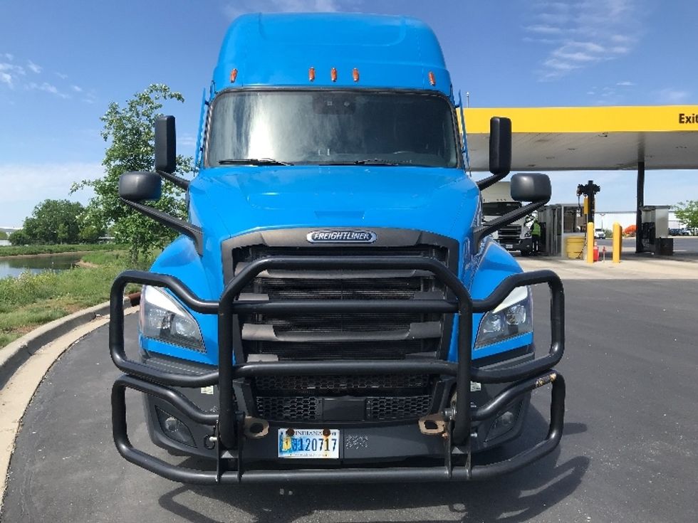 Sleeper Tractor-Heavy Duty Tractors-Freightliner-2022-T12664ST-Windsor-WI-303,645\n\t\tmiles-$ 86,250 - Image 2