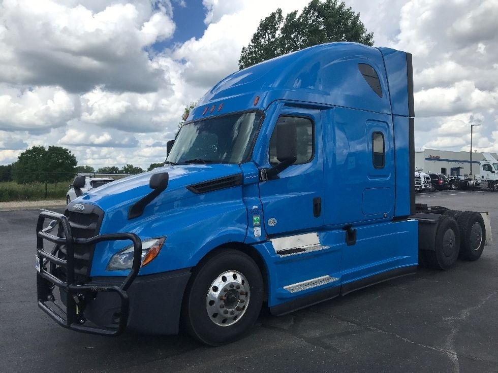 Sleeper Tractor-Heavy Duty Tractors-Freightliner-2022-T12664ST-Windsor-WI-361,449\n\t\tmiles-$ 86,500 - Image 3