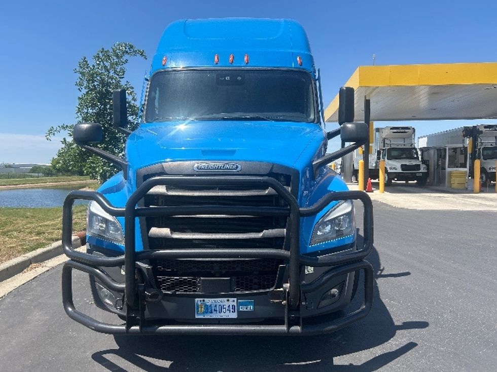 Sleeper Tractor-Heavy Duty Tractors-Freightliner-2022-T12664ST-Windsor-WI-474,178\n\t\tmiles-$ 70,750 - Image 2