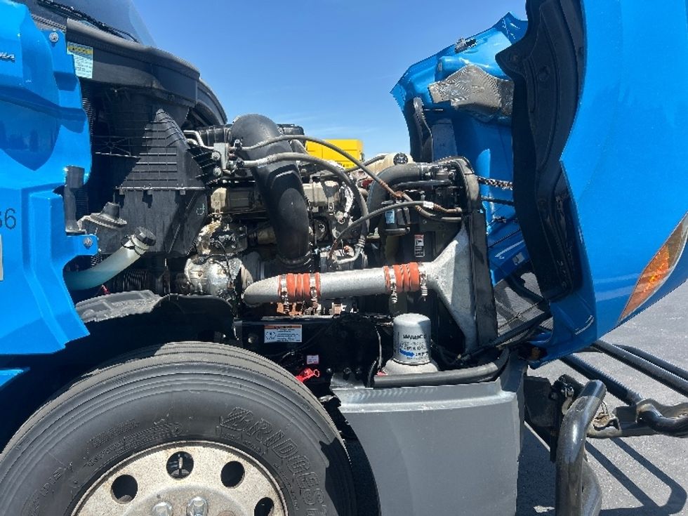 Sleeper Tractor-Heavy Duty Tractors-Freightliner-2022-T12664ST-Windsor-WI-474,178\n\t\tmiles-$ 70,750 - Image 20