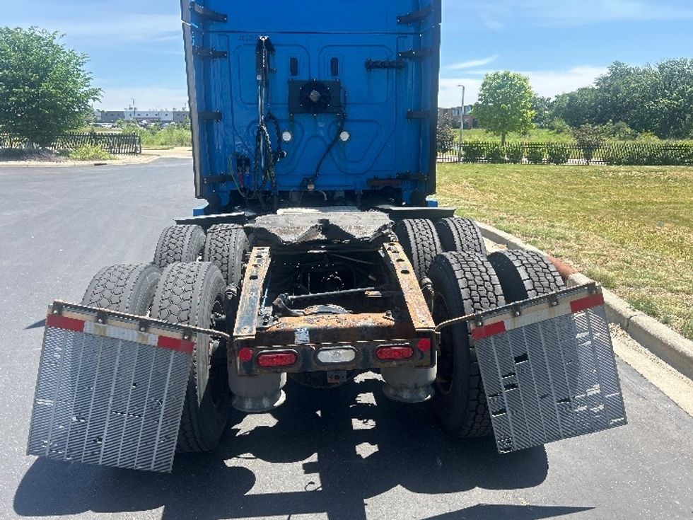Sleeper Tractor-Heavy Duty Tractors-Freightliner-2022-T12664ST-Windsor-WI-474,178\n\t\tmiles-$ 70,750 - Image 6
