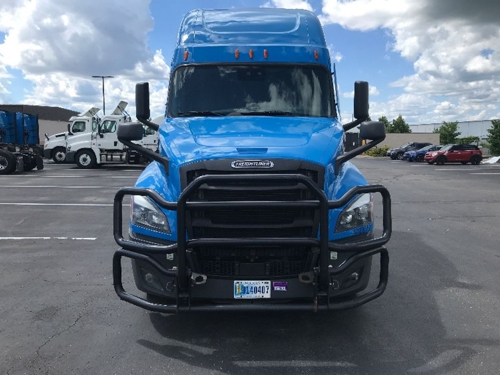 Sleeper Tractor-Heavy Duty Tractors-Freightliner-2022-T12664ST-Windsor-WI-541,191\n\t\tmiles-$ 68,500 - Image 2