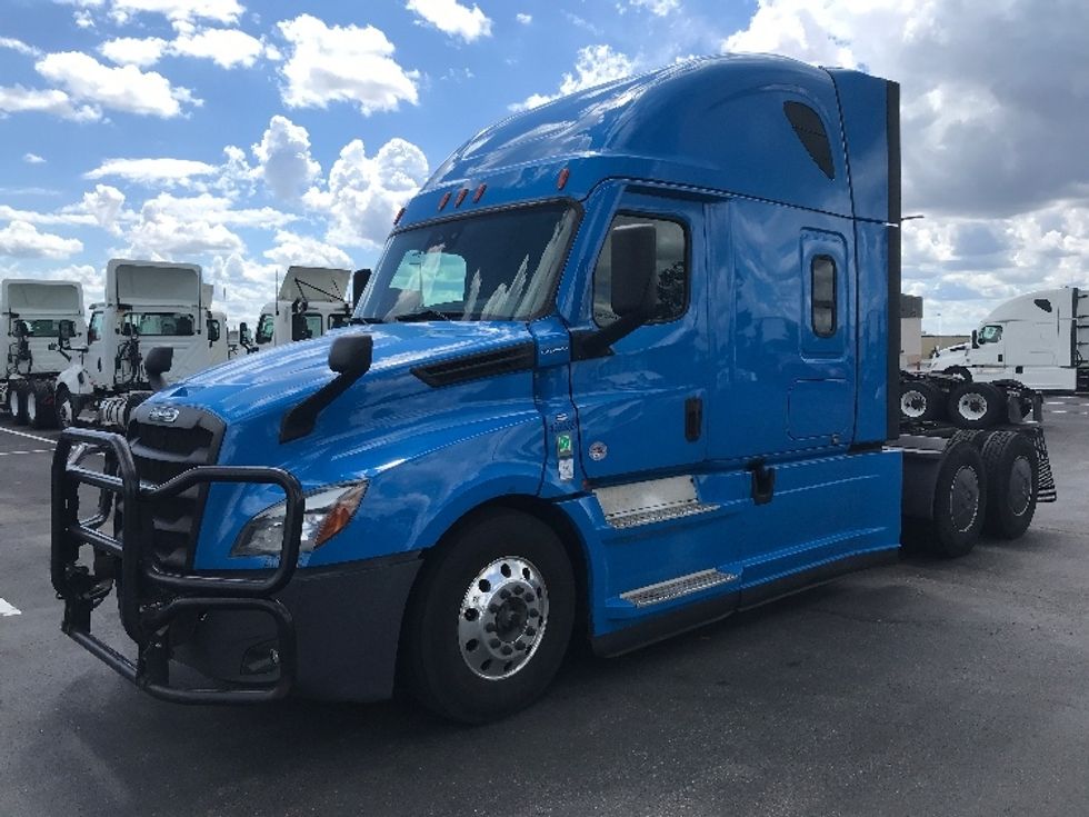 Sleeper Tractor-Heavy Duty Tractors-Freightliner-2022-T12664ST-Windsor-WI-541,191\n\t\tmiles-$ 68,500 - Image 3