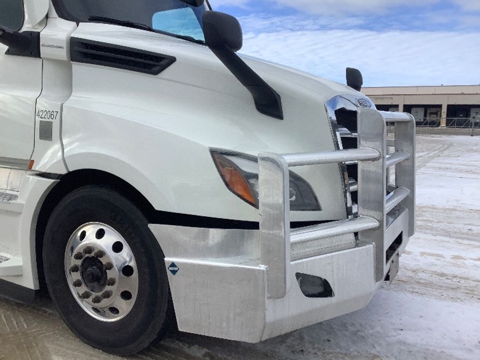 Sleeper Tractor-Heavy Duty Tractors-Freightliner-2022-T12664ST-Winnipeg-MB-814,469\n\t\tkm-$ 82,750 - Image 25