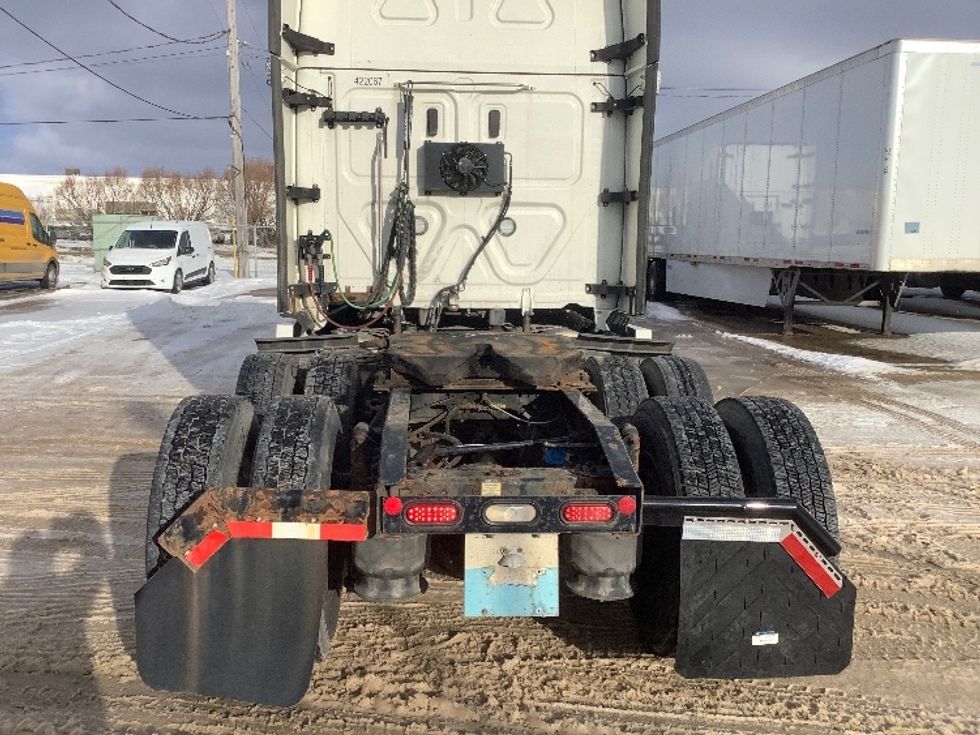 Sleeper Tractor-Heavy Duty Tractors-Freightliner-2022-T12664ST-Winnipeg-MB-814,469\n\t\tkm-$ 82,750 - Image 6