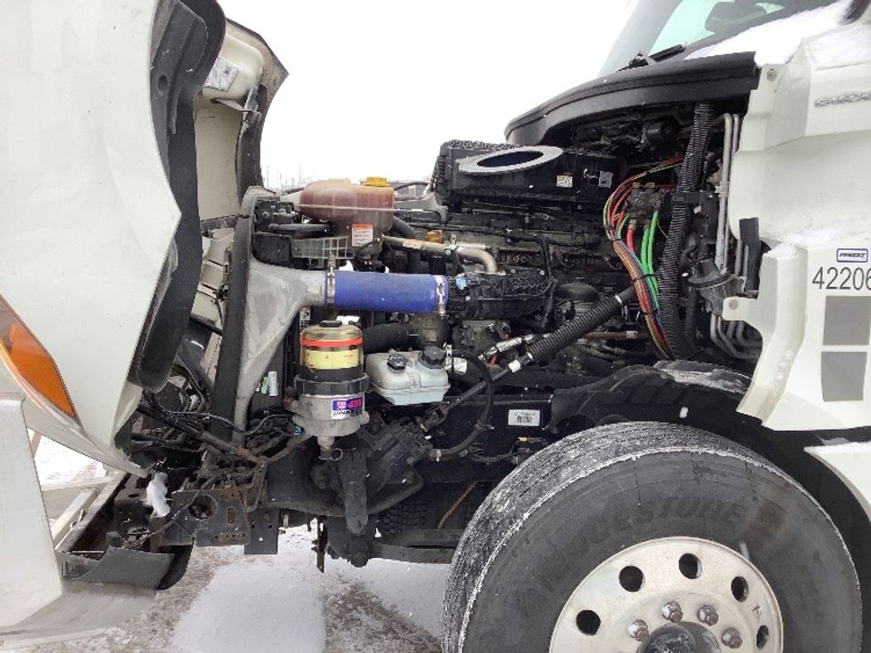 Sleeper Tractor-Heavy Duty Tractors-Freightliner-2022-T12664ST-Winnipeg-MB-851,428\n\t\tkm-$ 89,500 - Image 21