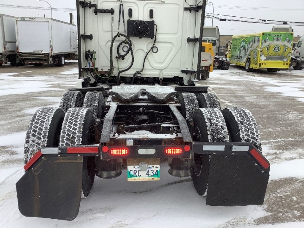 Sleeper Tractor-Heavy Duty Tractors-Freightliner-2022-T12664ST-Winnipeg-MB-851,428\n\t\tkm-$ 89,500 - Image 6