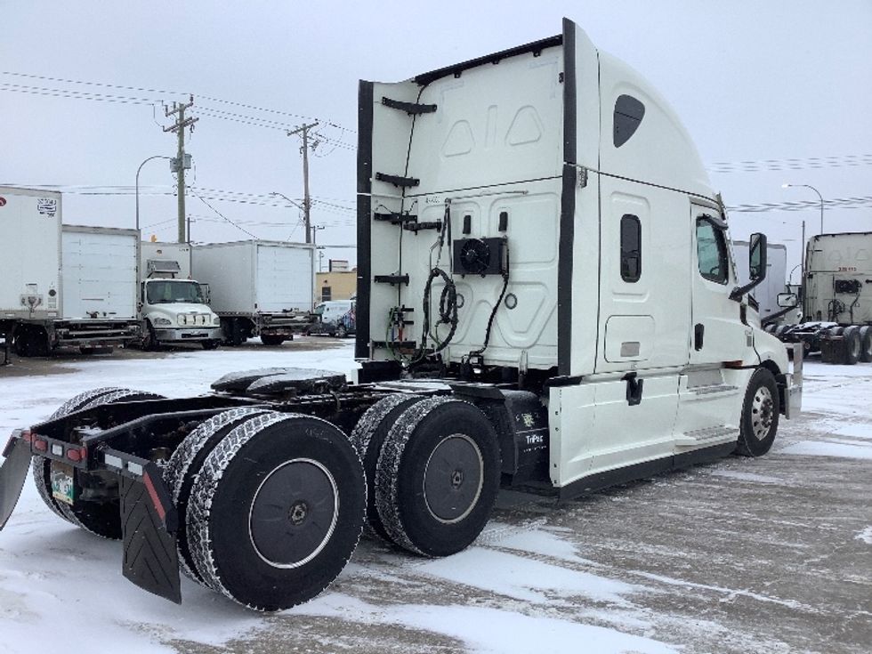Sleeper Tractor-Heavy Duty Tractors-Freightliner-2022-T12664ST-Winnipeg-MB-851,428\n\t\tkm-$ 89,500 - Image 7