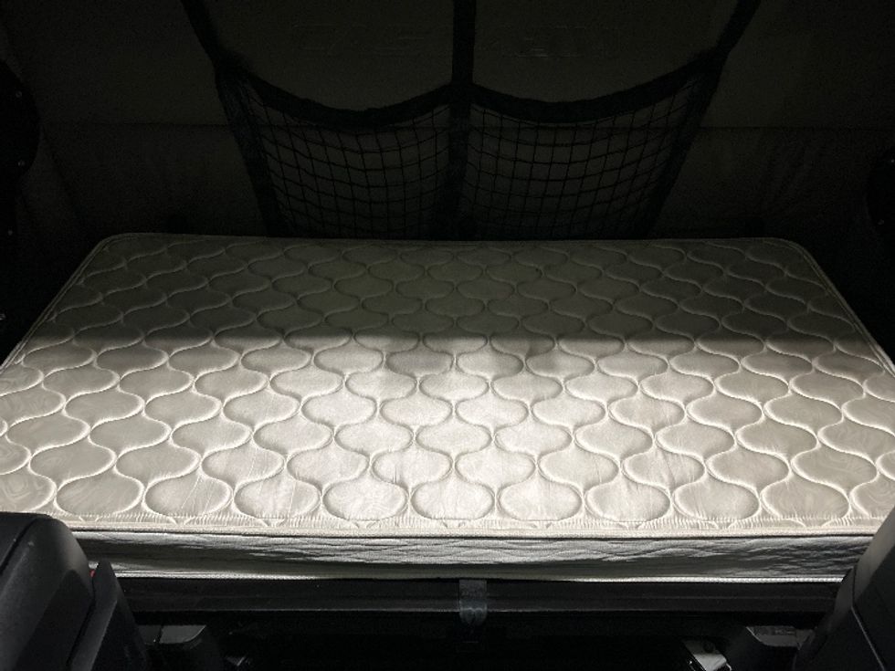 Sleeper Tractor-Heavy Duty Tractors-Freightliner-2022-T12664ST-Winston Salem-NC-426,424\n\t\tmiles-$ 80,250 - Image 17