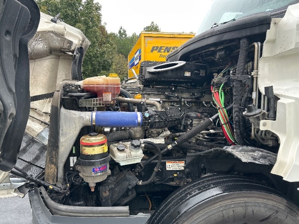 Sleeper Tractor-Heavy Duty Tractors-Freightliner-2022-T12664ST-Winston Salem-NC-426,424\n\t\tmiles-$ 80,250 - Image 21