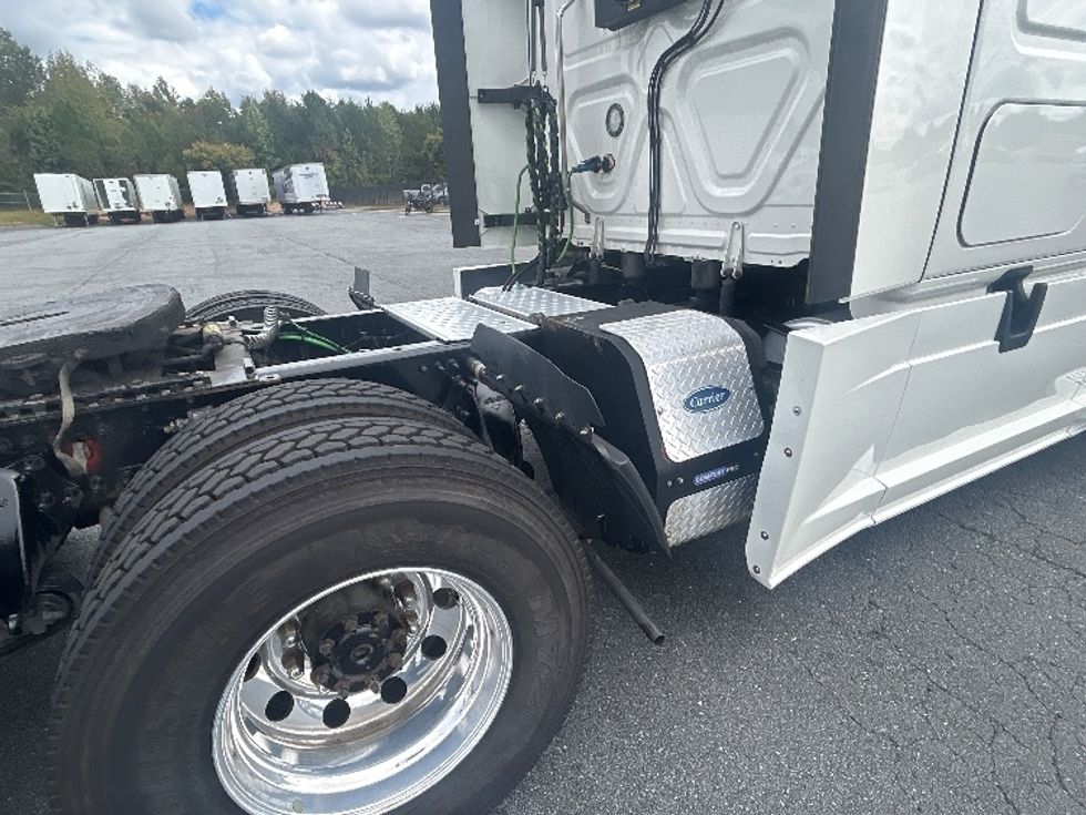 Sleeper Tractor-Heavy Duty Tractors-Freightliner-2022-T12664ST-Winston Salem-NC-426,424\n\t\tmiles-$ 80,250 - Image 22