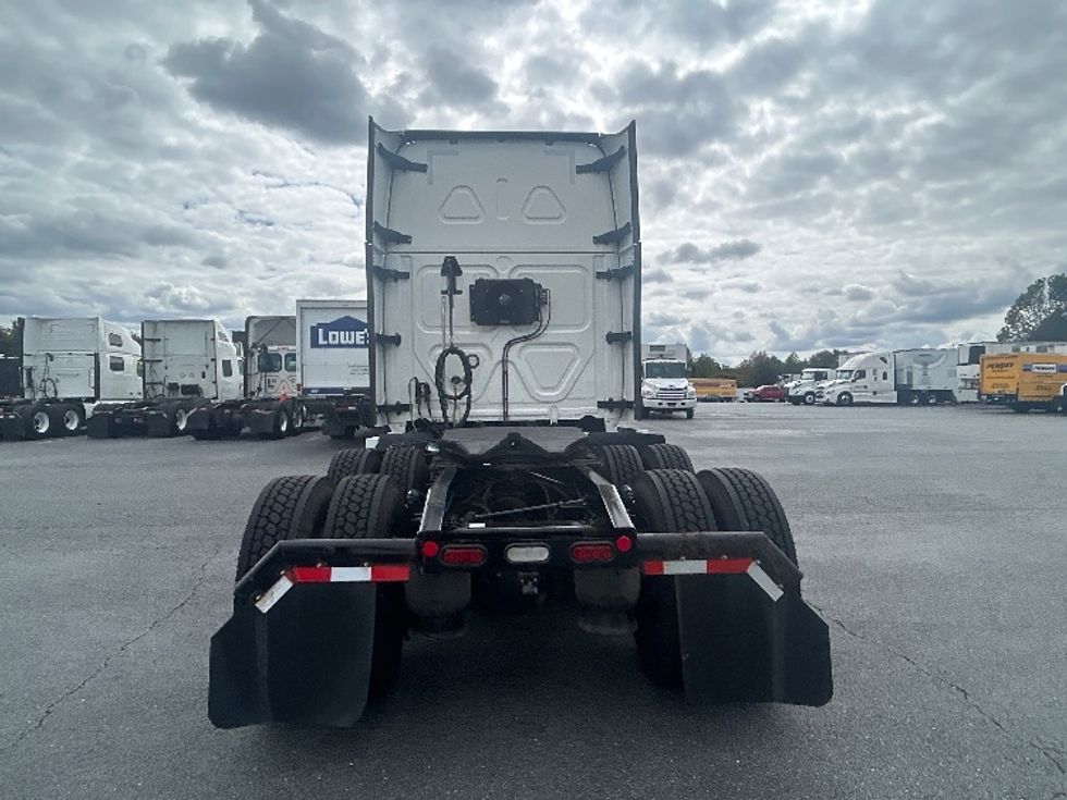 Sleeper Tractor-Heavy Duty Tractors-Freightliner-2022-T12664ST-Winston Salem-NC-426,424\n\t\tmiles-$ 80,250 - Image 6